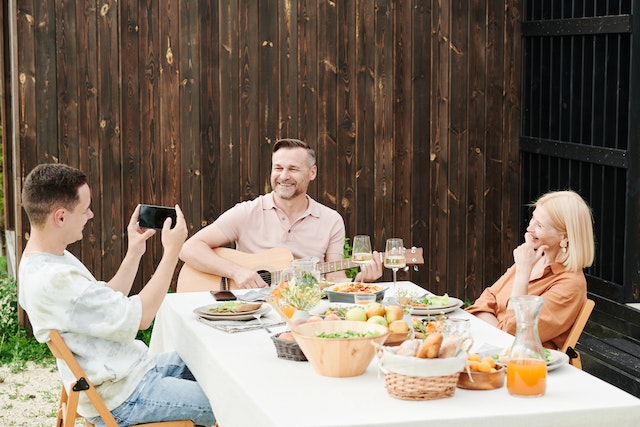 jantar para convidar padrinho de casamento